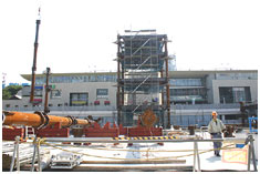 2004年7月7日　先行上棟部分デッキ敷設完了。